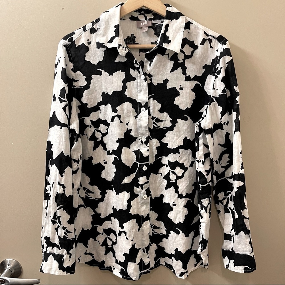 J Jill 100% linen black and white floral print button down shirt size XS artsy